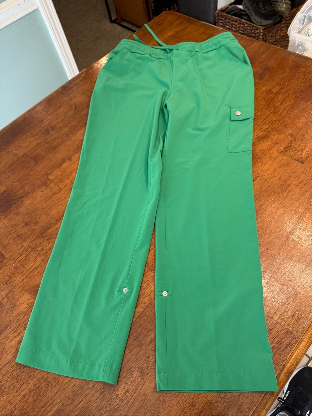 Chico's Convertible Roll Up Cargo Pants Size 0.5 US 6 Green Utility Snap Hem